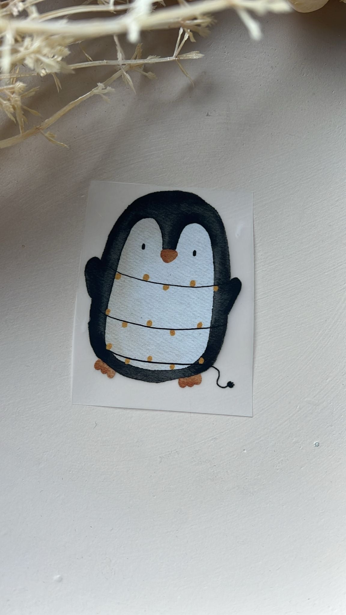 Bügelbild Pinguin mit Lichterkette KF 100-0054 7cm hoch 5-3.3