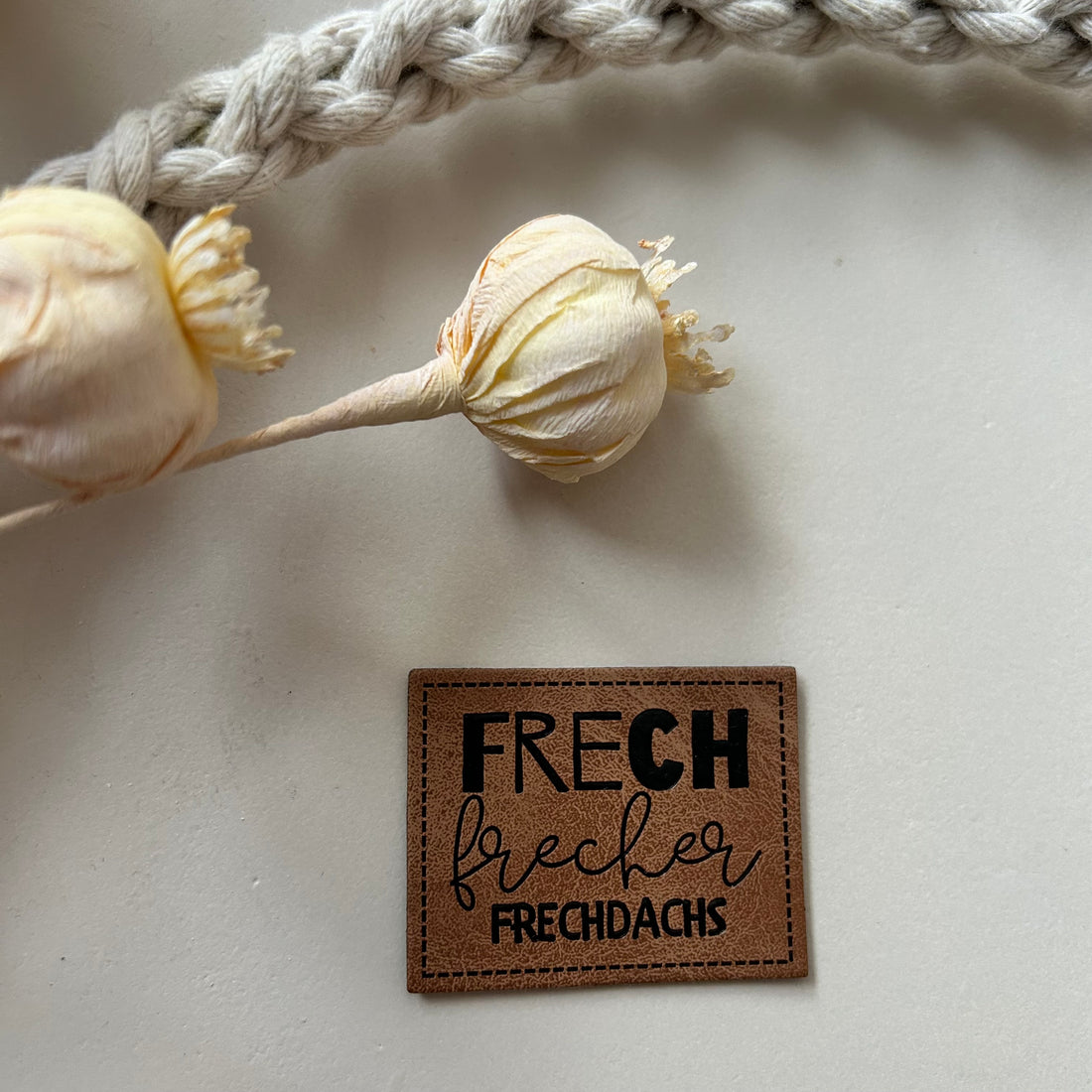 1 Kunstlederlabel FRECH FRECHER FRECHDACHS 2010-0054