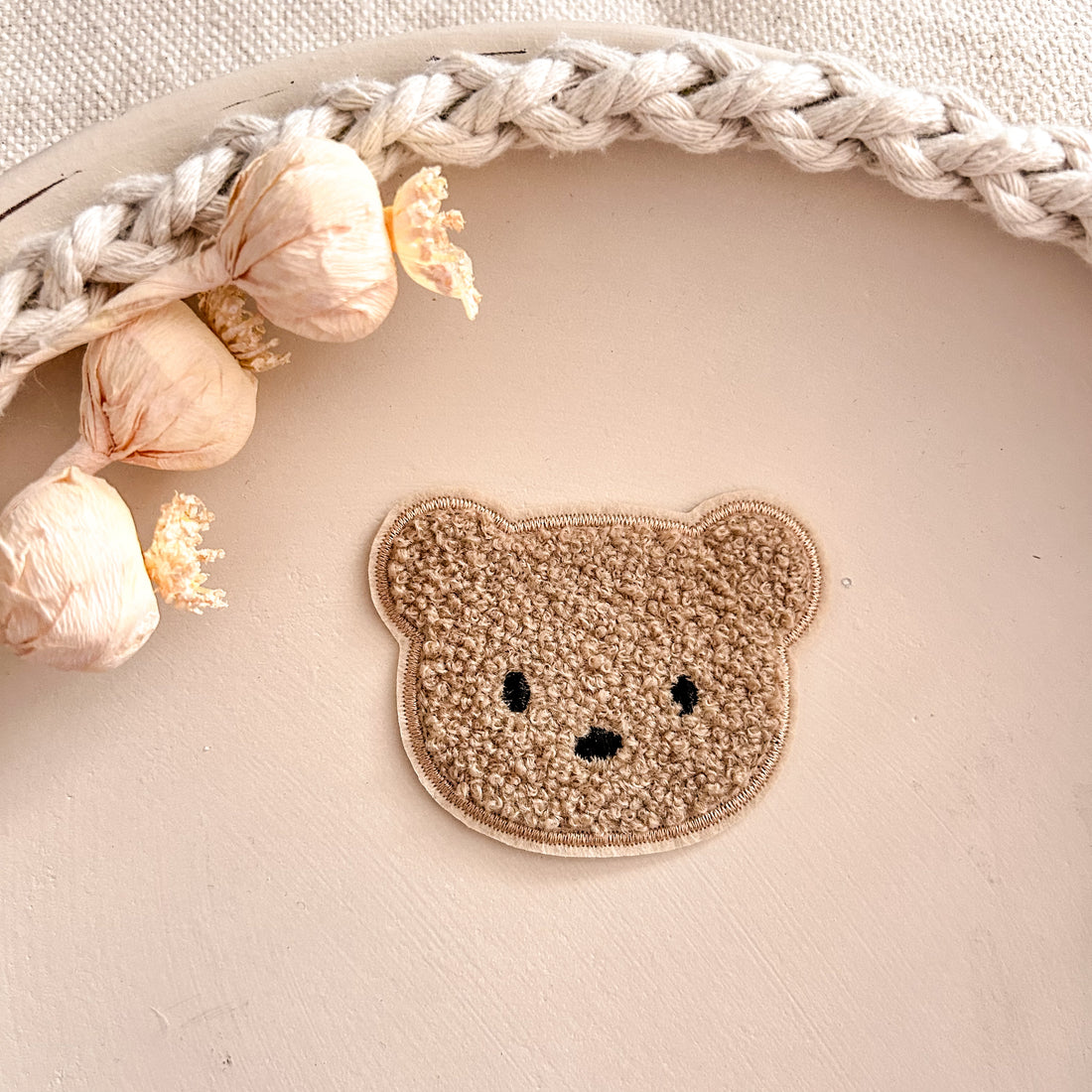 Chenillepatch Bär mittelbraun Breite 7cm (zum Aufbügeln) 3100-0011 28-3