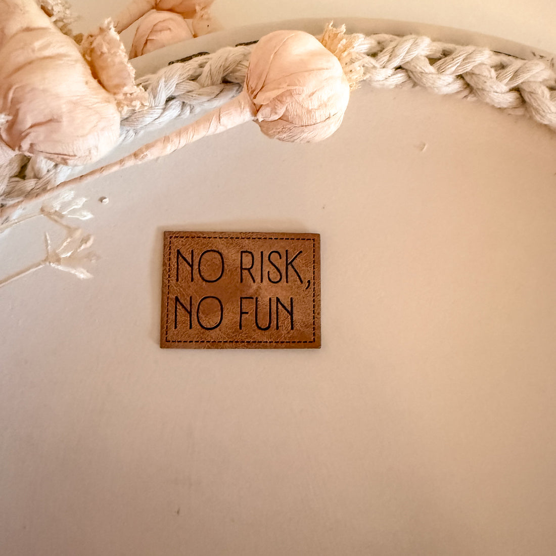 1 Kunstlederlabel NO RISK, NO FUN 2010-0056