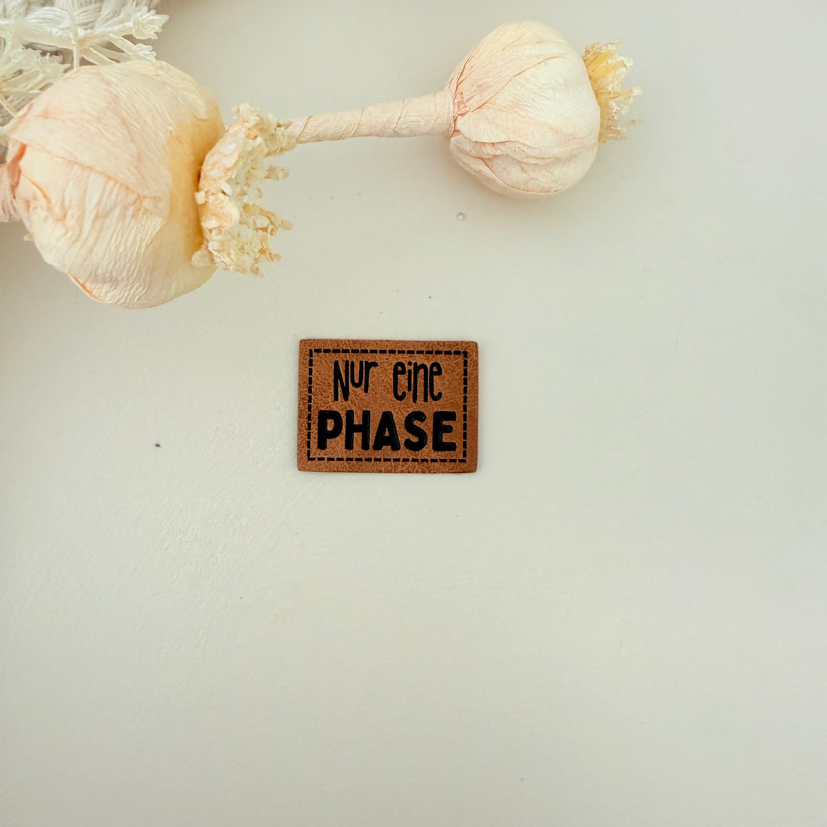 1 Kunstlederlabel Nur eine Phase 2010-0061