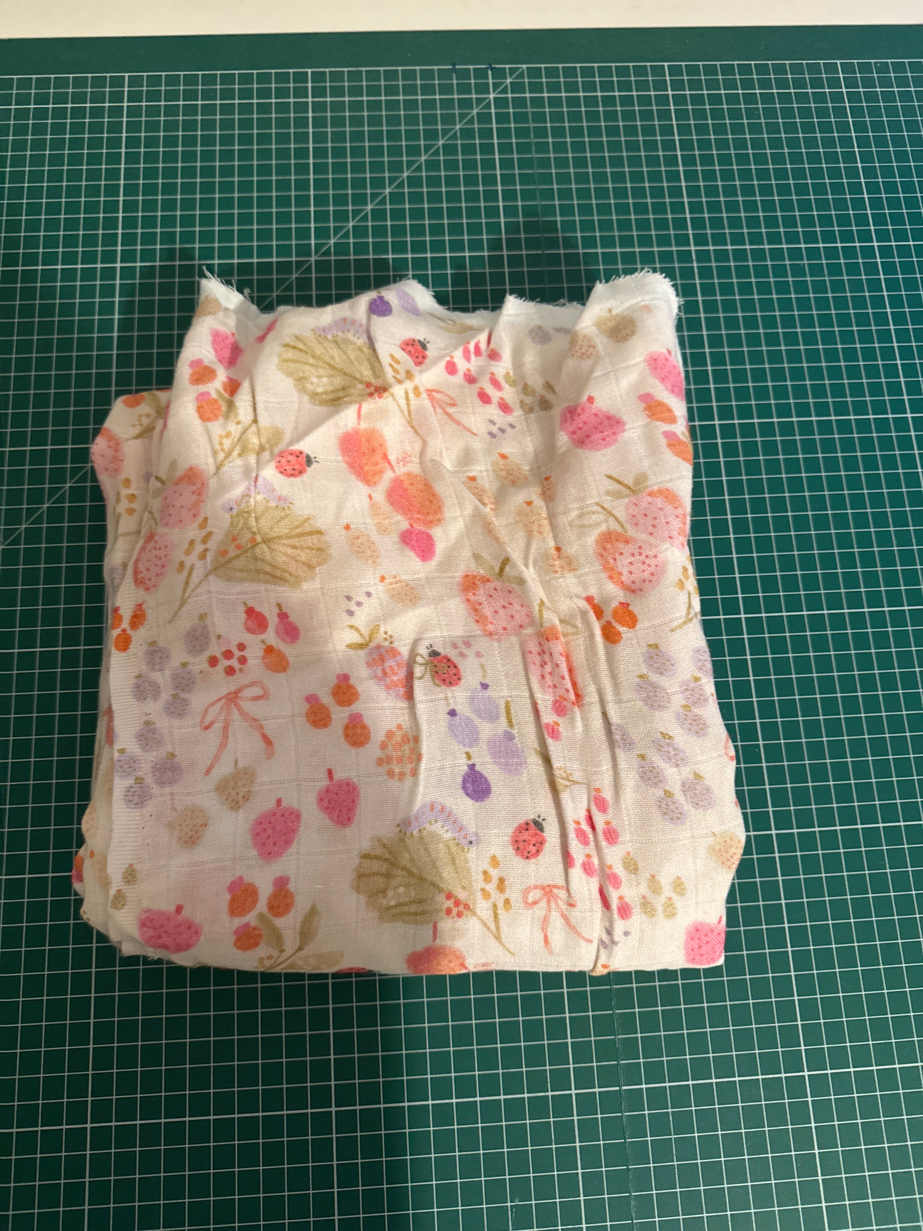 Rest 0,9 Erdbeeren Musselin