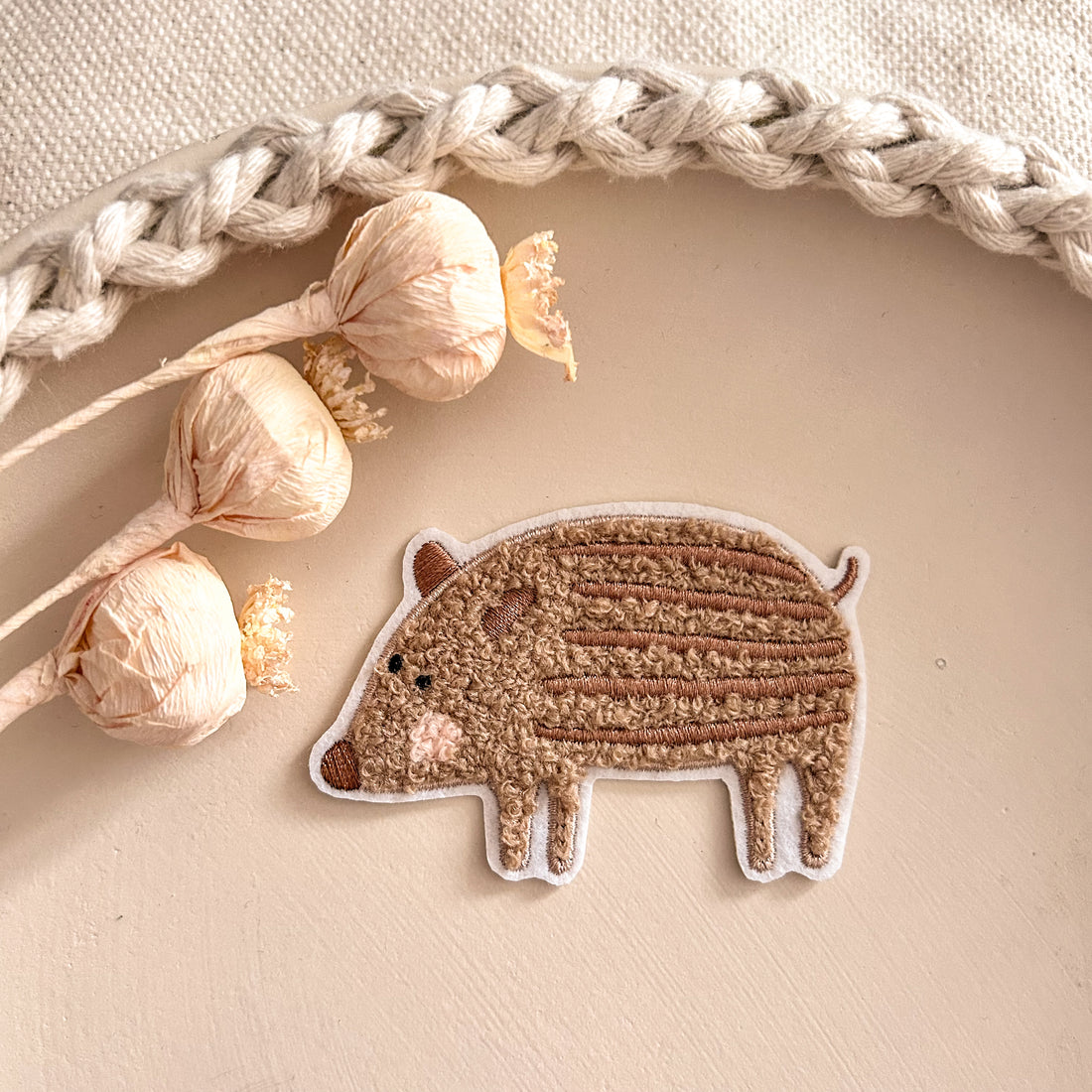 Chenillepatch Wildschwein Frischling Hejhanni Breite 8.5cm (zum Aufbügeln) 3100-0026 30-2