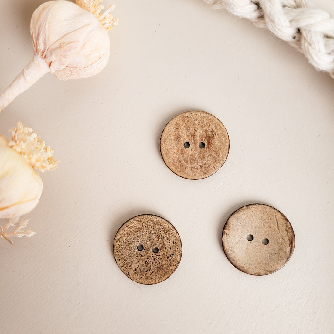 10 Kokosknöpfe natur 25mm 2 Löcher 15-1.1